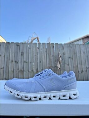 Women’s On Cloud Light Purple Running Shoes size 11